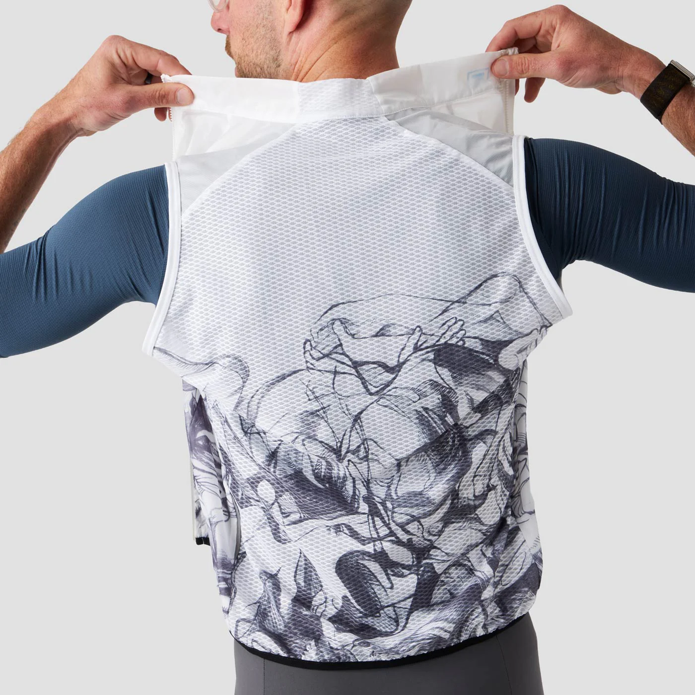 Men's Lightweight Vest - Emily Bei - Image 4