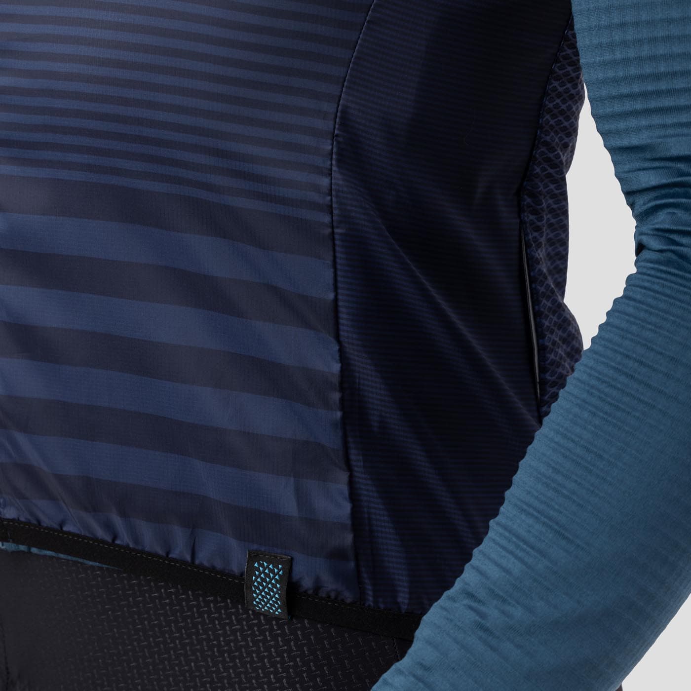 Men's Lightweight Vest - Interlace - Image 8