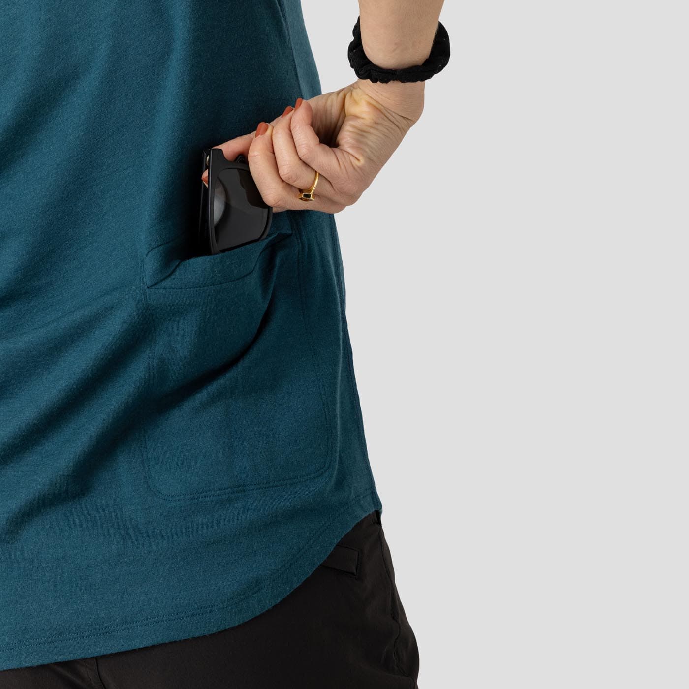 2025 Women's Merino Riding Shirt - Emerald - Image 10