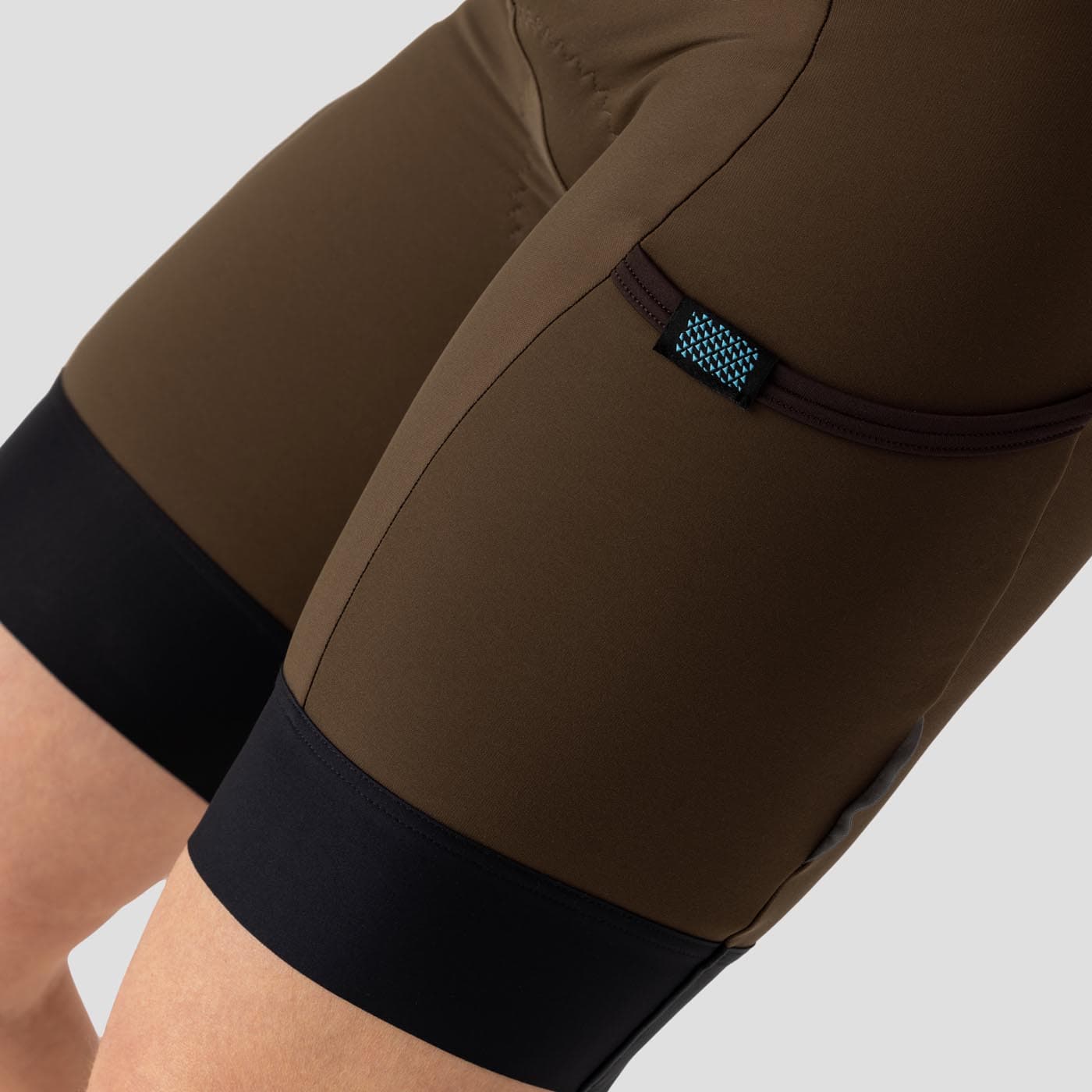 Women's  Droptail Thermal Cargo Bib Short - Espresso - Image 4