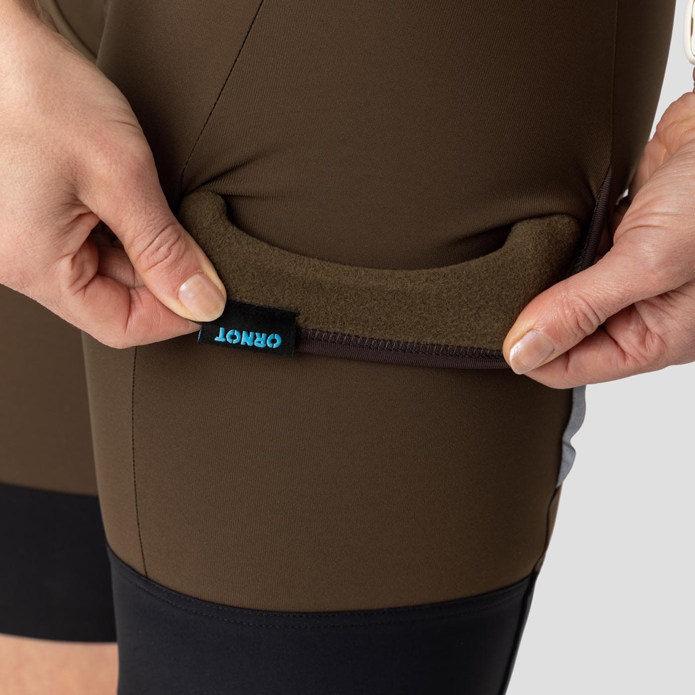 Women's  Droptail Thermal Cargo Bib Short - Espresso - Image 6